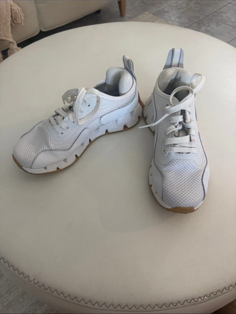 Reebok White Athletic Sneakers - Lightweight Comfort Size 7